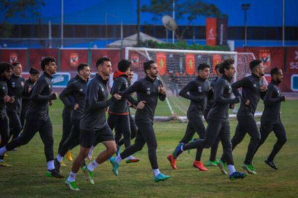 لاعبو الأهلي