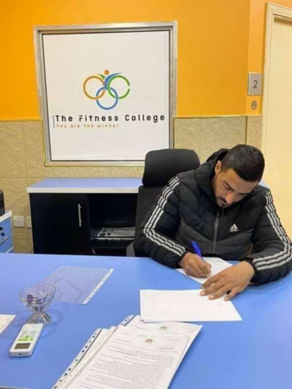 من توقيع اللاعبين