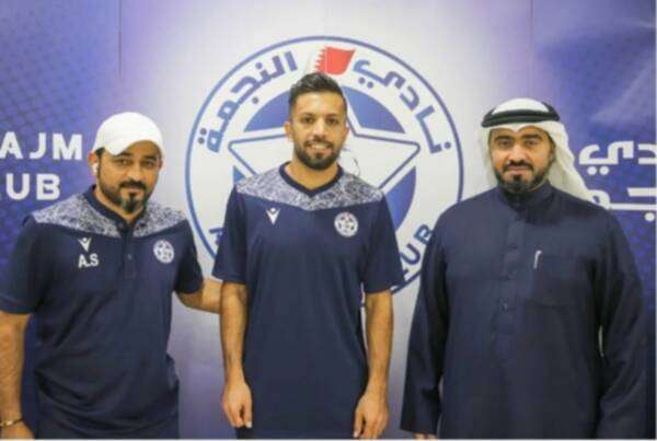 مصطفى كاظم خلال التوقيع