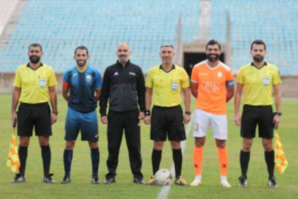 قبل بداية اللقاء