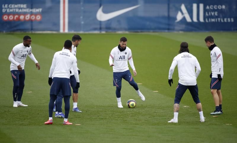 لاعبو باريس