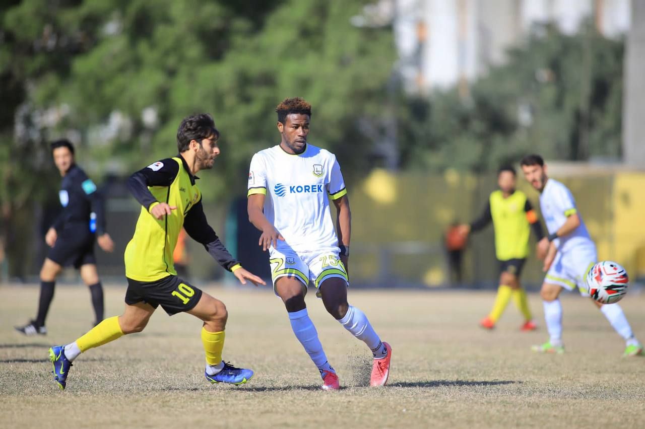 من مباراة أربيل و الكرخ