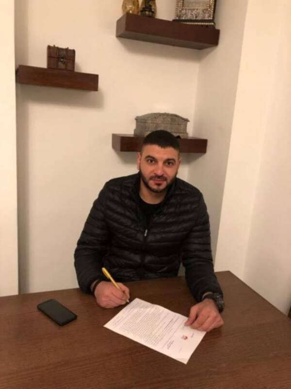 من توقيع أبو نبهان