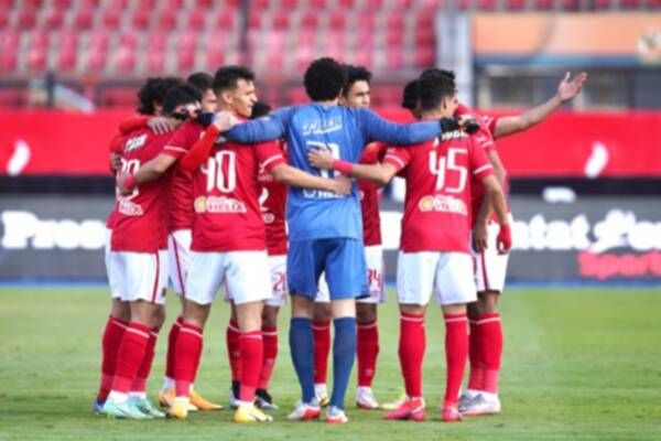 لاعبو الأهلي