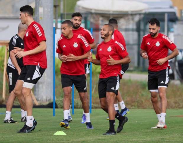 لاعبو منتخب الجزائر