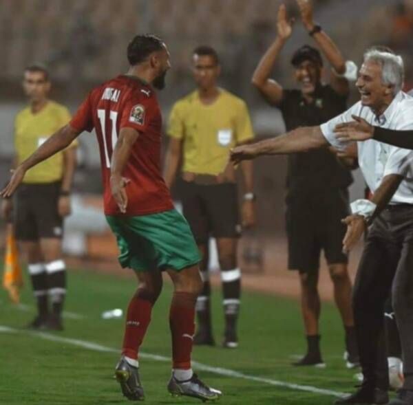 احتفال سفيان بوفال وخليلوزيتش