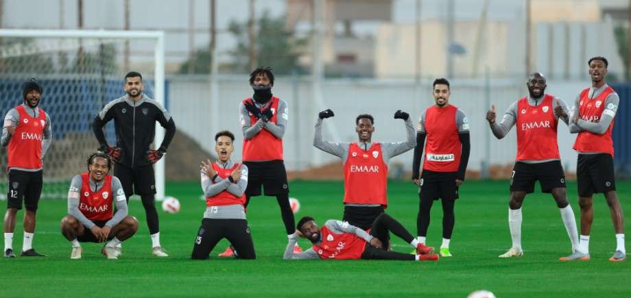 لاعبو الهلال