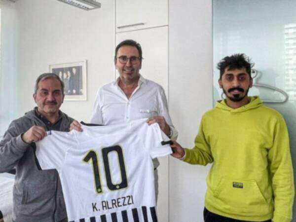 خلفان مبارك