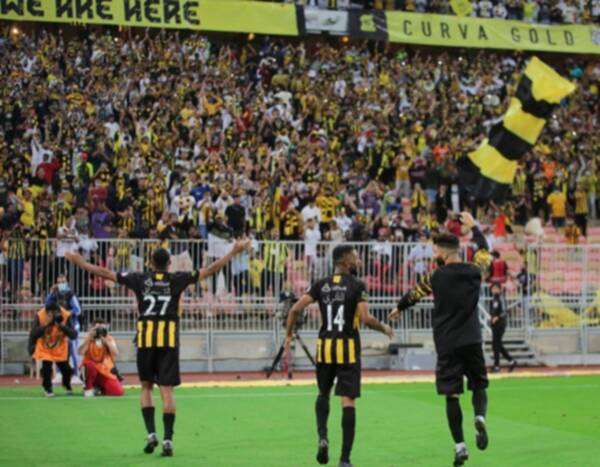 لاعبو الاتحاد