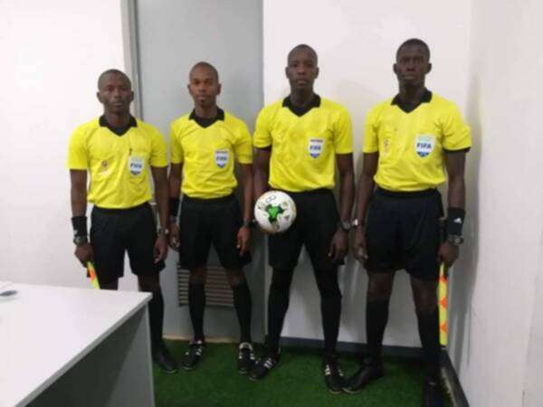 طاقم التحكيم السنغالي