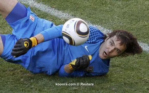 ?i=reuters%2f2010-06-18%2f2010-06-18t131541z_01_aa30_rtridsp_3_soccer-world_reuters