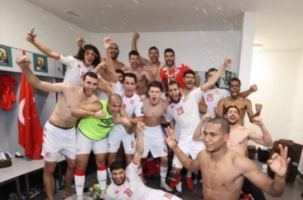 فرحة لاعبي تونس