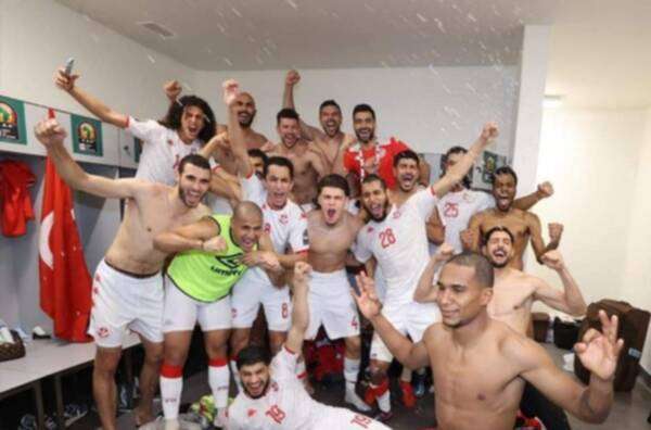 فرحة لاعبي تونس