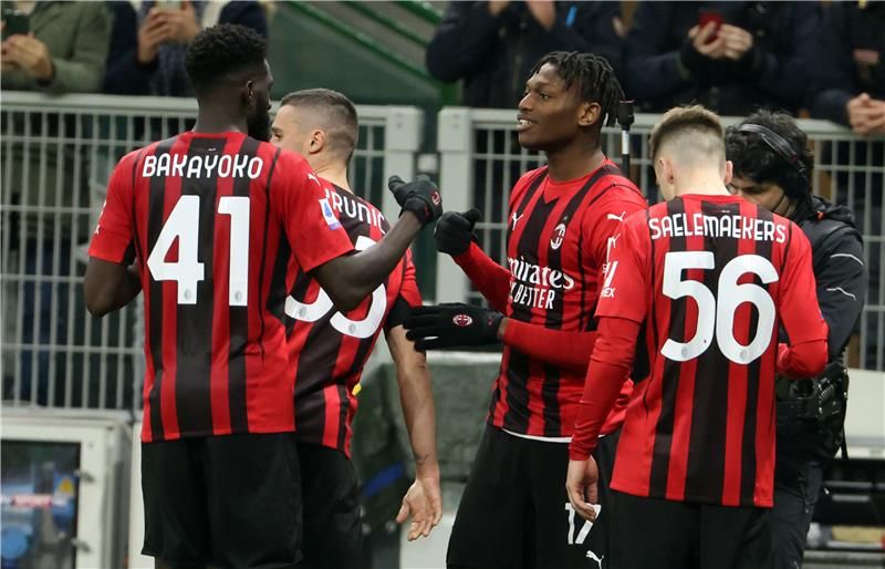 لاعبو ميلان