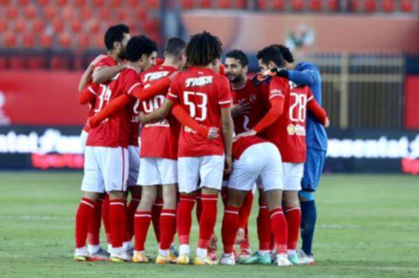 لاعبو الأهلي