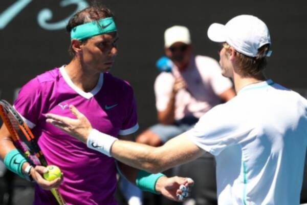 شابوفالوف  ونادال