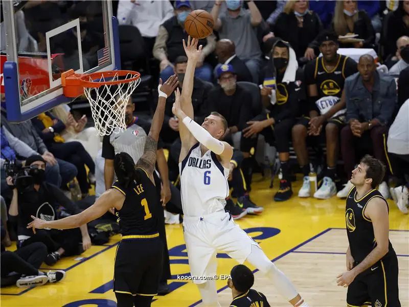 ?i=epa%2fbasketball%2f2022-01%2f2022-01-26-09709736_epa