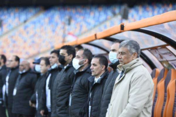 عبد الحميد بسيوني مع جهازه المعاون