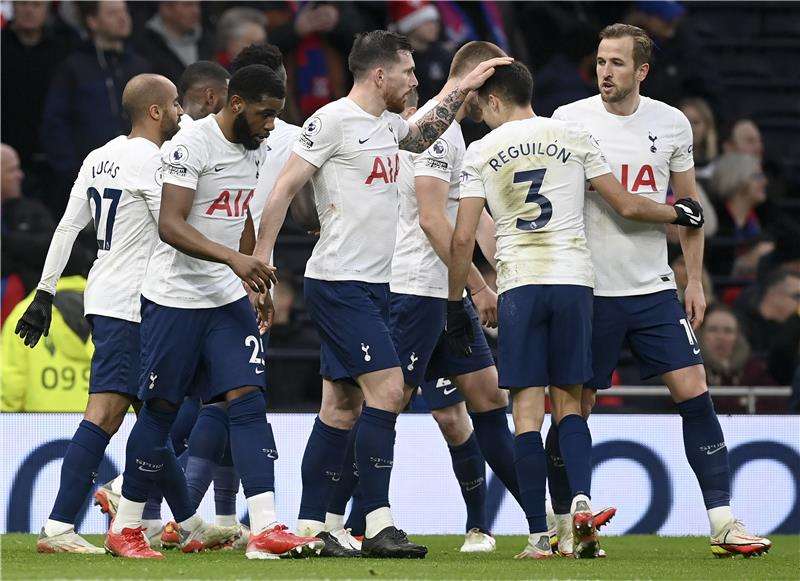 لاعبو توتنهام