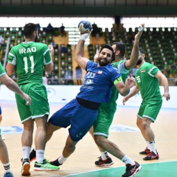 لقطة من مباراة الكويت والعراق