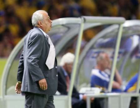 مدرب منتخب البارغواي انيبال رويز في اللقاء الاخير امام السويد