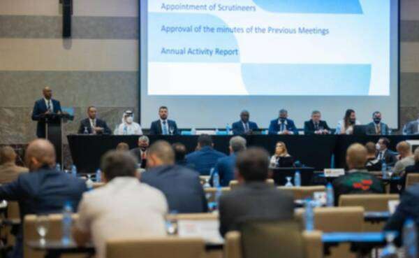 من الاجتماع