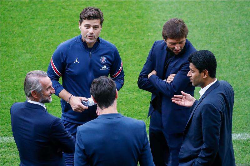 بوكيتينو وناصر الخليفي