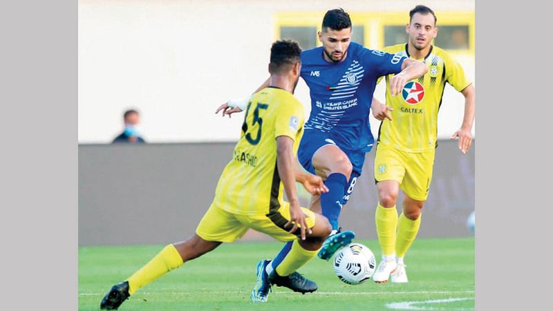 صورة أرشيفية من مباراة للنصر واتحاد كلباء