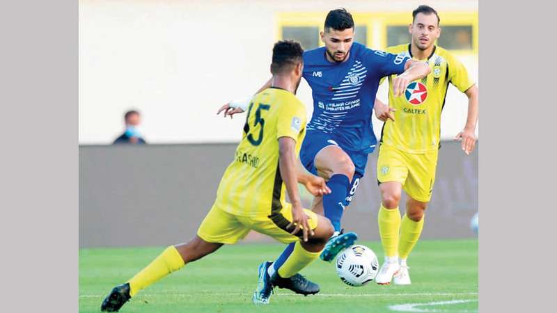 صورة أرشيفية من مباراة للنصر واتحاد كلباء