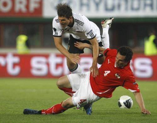 2011-06-032011-06-03t195351z_01_hpb33_rtridsp_3_soccer-euro_reuters
