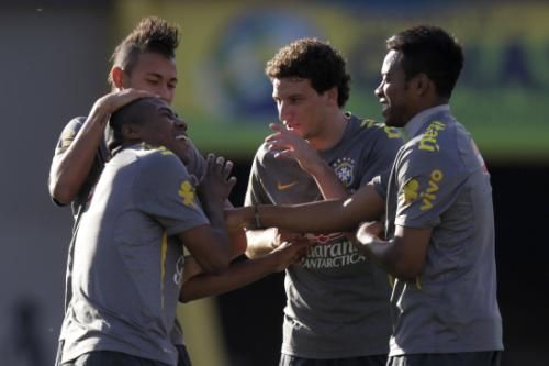 2011-06-032011-06-03t210504z_01_bsb109_rtridsp_3_soccer_reuters