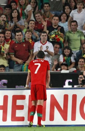 2011-06-042011-06-04t222821z_01_jmr12_rtridsp_3_soccer-euro_reuters