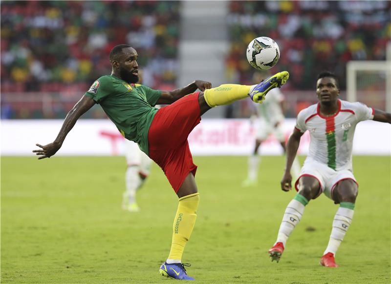  من لقاء دور المجموعات بين المنتخبين