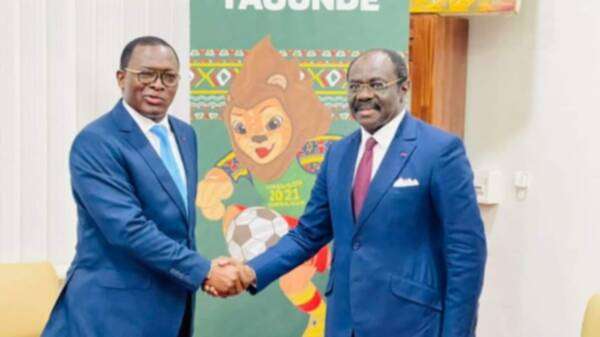 بولين كلود دانو ومويلي كومبي