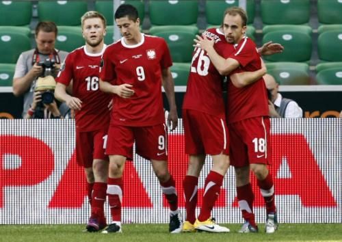 2011-06-052011-06-05t161833z_01_kac002_rtridsp_3_soccer-friendly_reuters