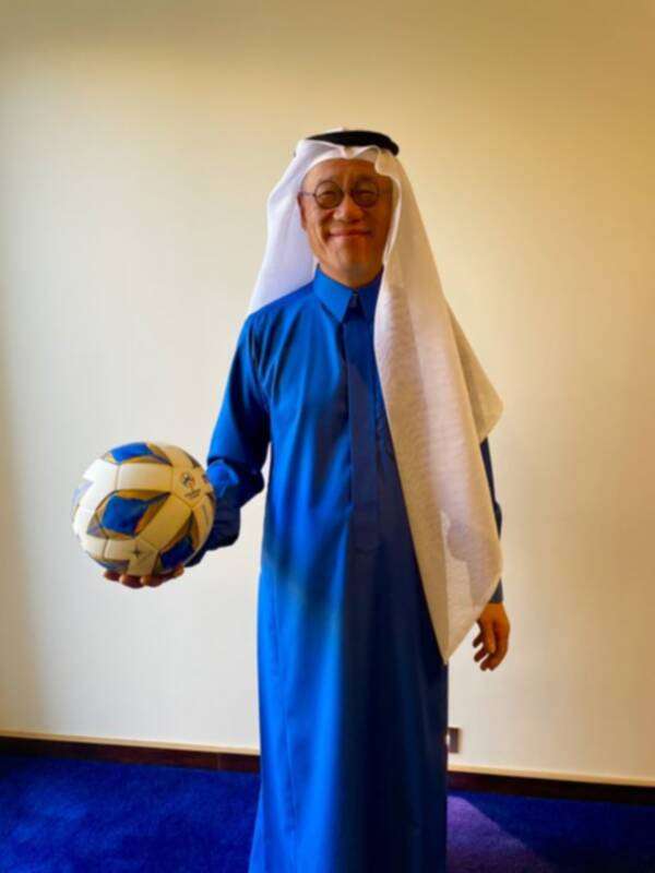 السفير الياباني بالزي السعودي