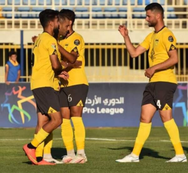 لاعبو الحسين إربد