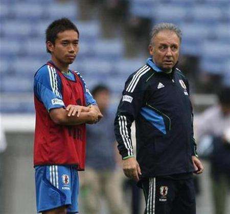 زاكيروني في التدريبات الأخيرة للمنتخب الياباني