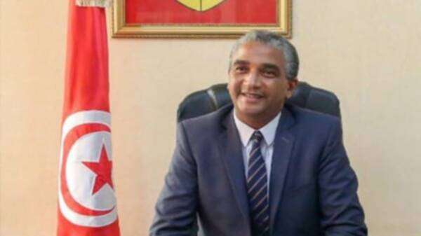 وزير الرياضة كمال دقيش