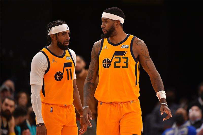 لاعبو يوتا جاز 