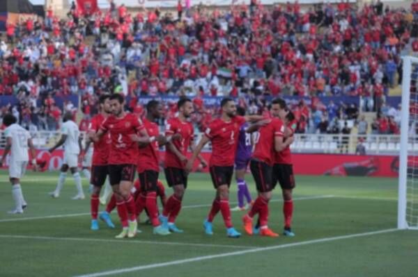 احتفال لاعبي الأهلي بهدف ياسر إبراهيم الأول