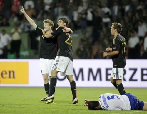 2011-06-072011-06-07t190847z_01_bak07_rtridsp_3_soccer-euro_reuters