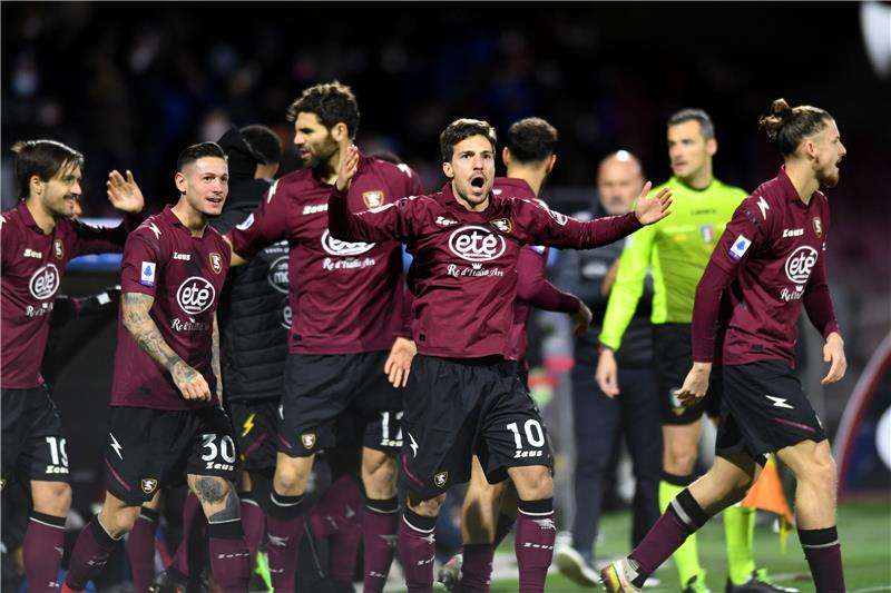 لاعبو ساليرنيتانا