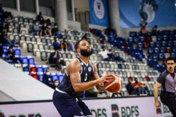 الكندي كيني ايجيم