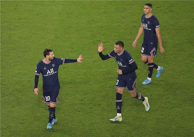 مبابي وميسي