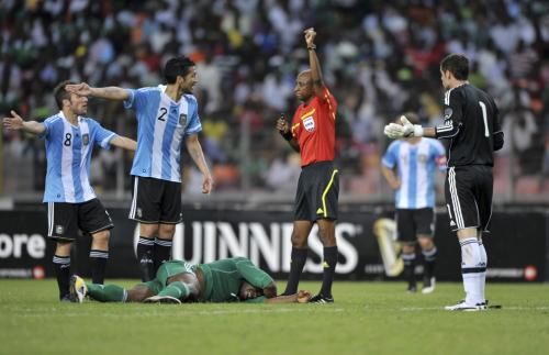2011-06-012011-06-01t232302z_01_lag08_rtridsp_3_soccer-africa-nigeria_reuters