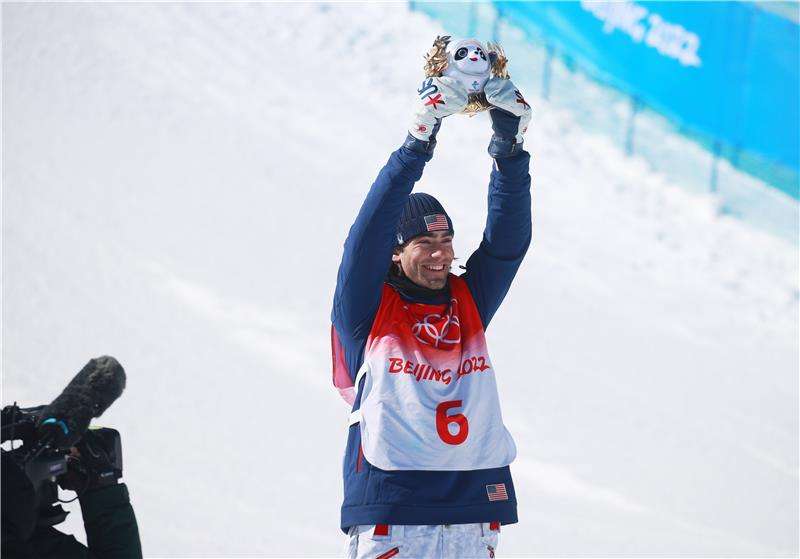 ألكسندر هول 