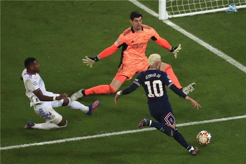 كورتوا تألق أمام سان جيرمان