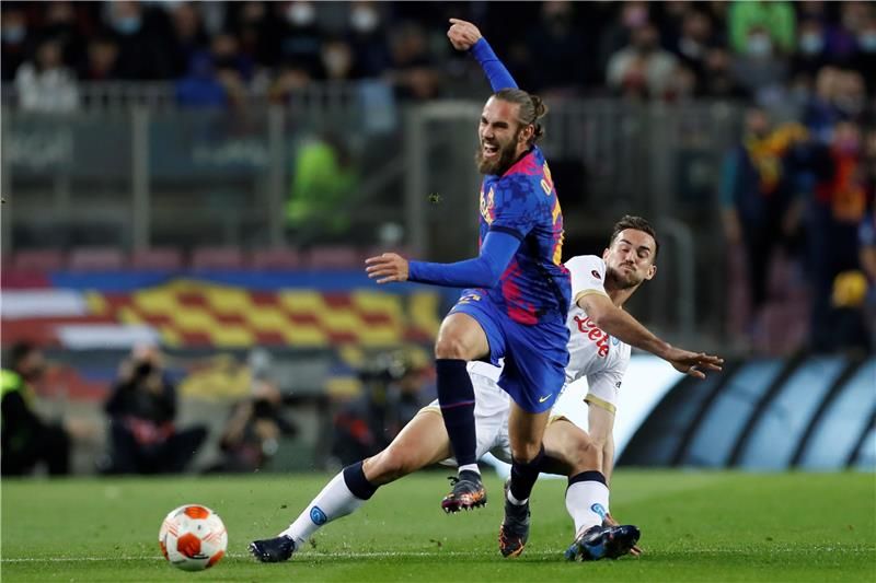 من مواجهة برشلونة ونابولي