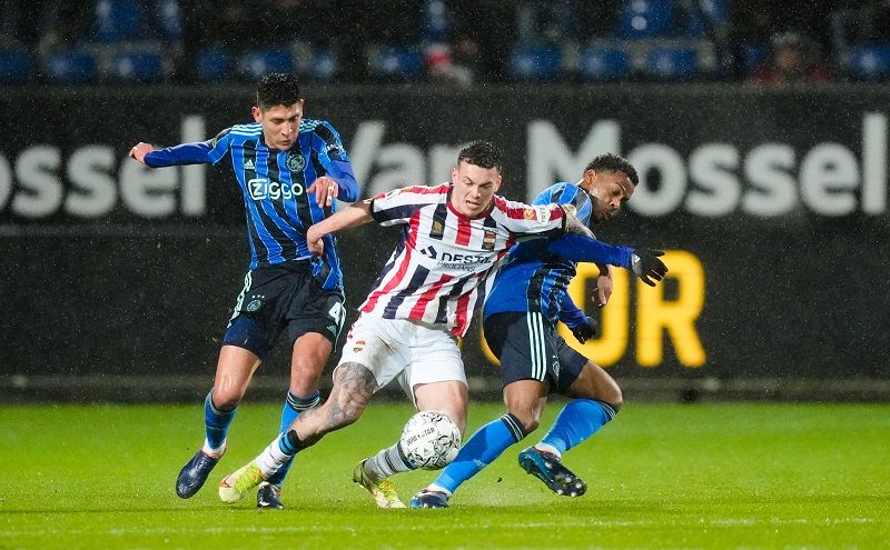 من اللقاء (نقلا عن حساب أياكس على تويتر)